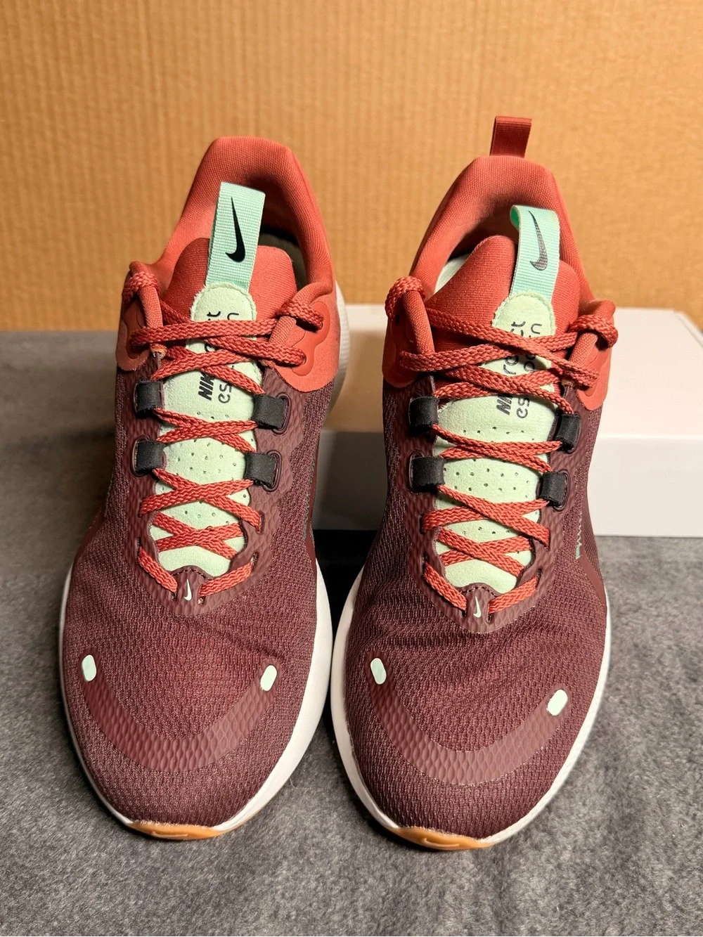 Nike excellent see